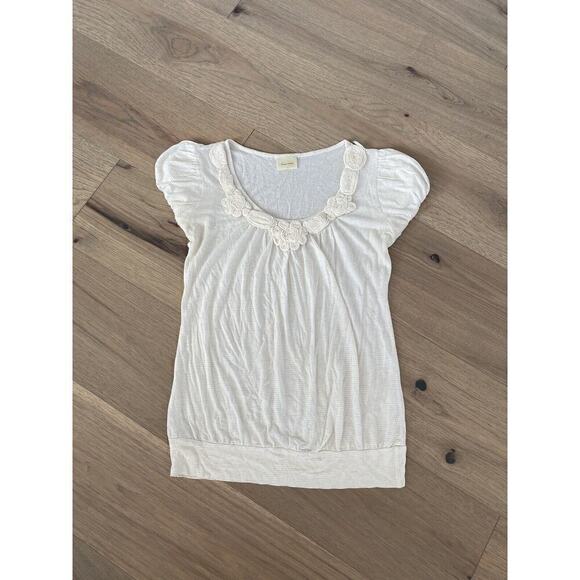 Pretty Good Womens Cream Striped Rosette Collared Puff Sleeved T Shirt Sz Medium - Picture 3 of 9